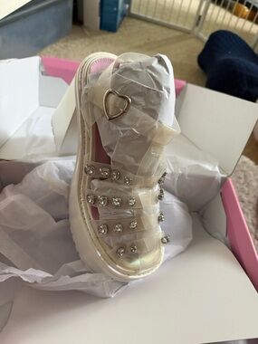 SELF-LOVE CLUB PLATFORM HEELS - white